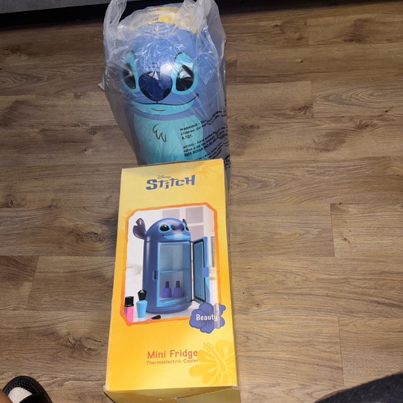 Disney Stitch Mini Fridge - Blue - Picture 2 of 7